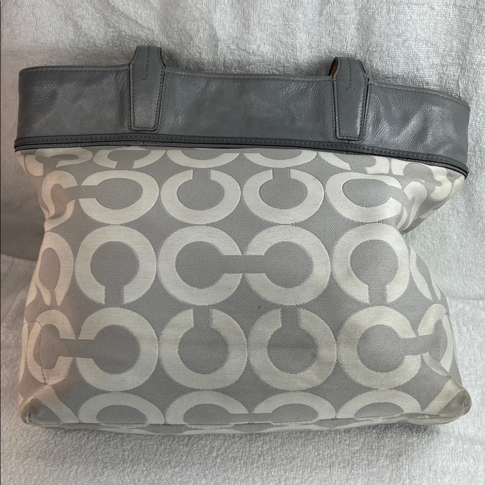 Coach 2011 Gray and Cream Signature Tote - Picture 3 of 7